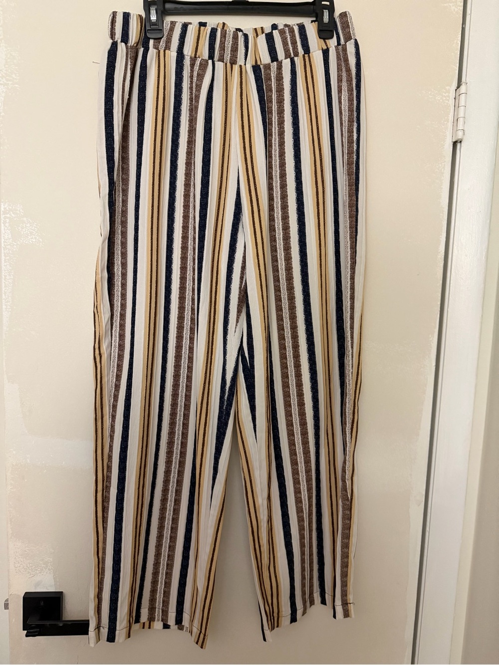 Striped Relaxed-Fit women’s Pants in White, Brown & Navy size Ox